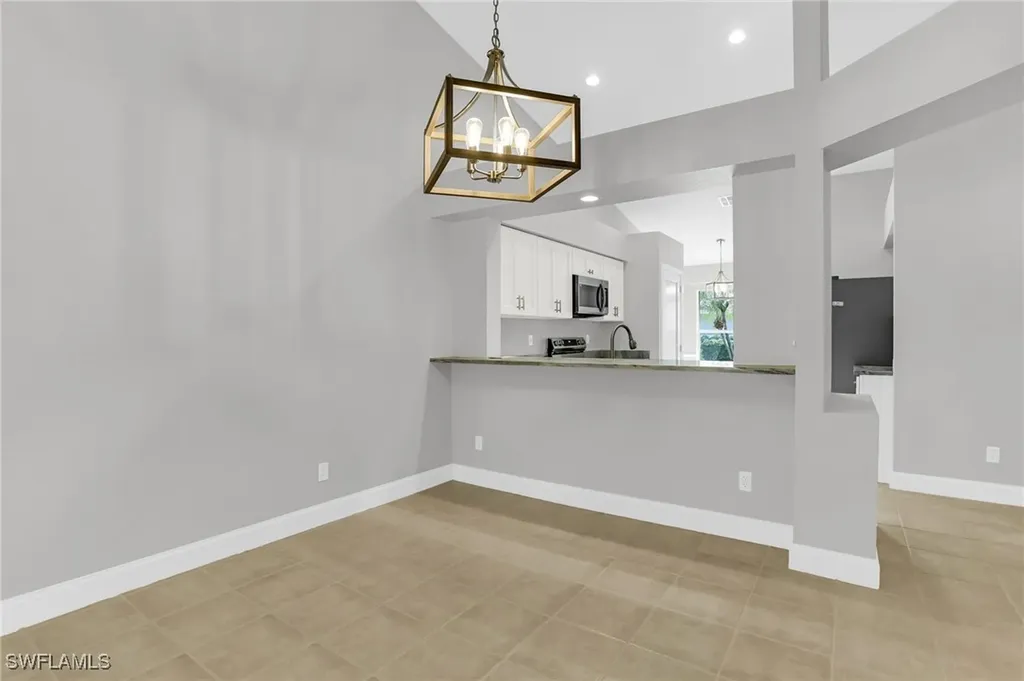1660 Royal Circle Naples FL 34112
