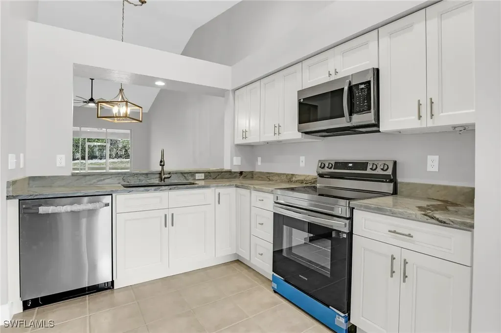 1660 Royal Circle Naples FL 34112