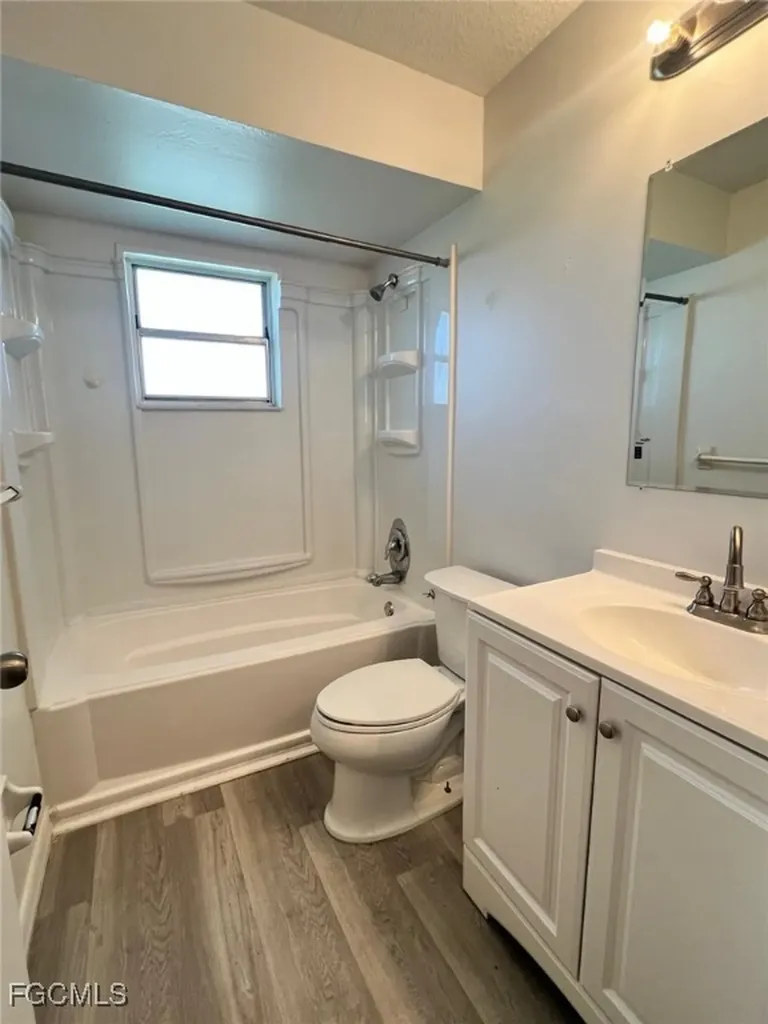 1210 SE 16th Street Cape Coral FL 33990