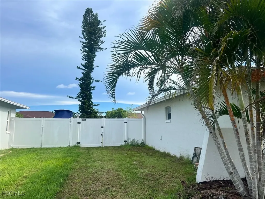 1210 SE 16th Street Cape Coral FL 33990