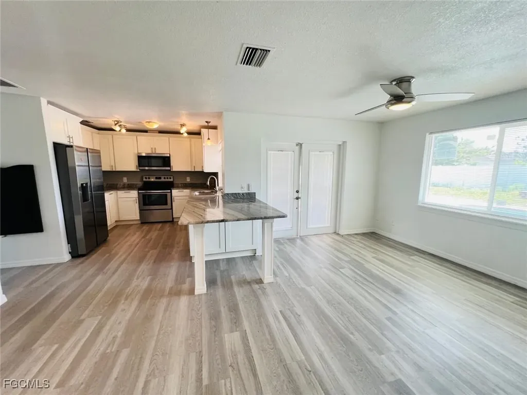 1210 SE 16th Street Cape Coral FL 33990