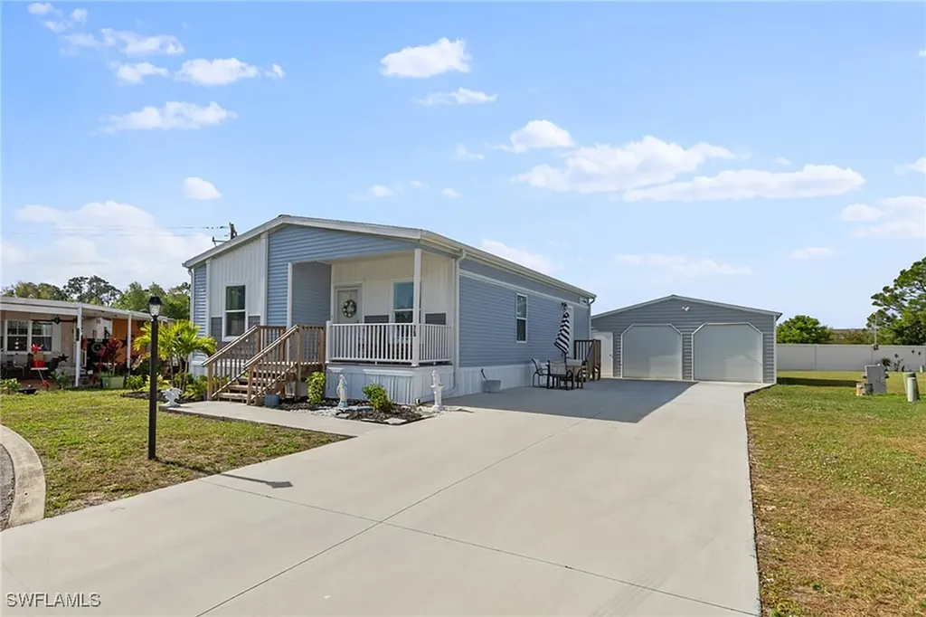 75 Sanders Court North Fort Myers FL 33903