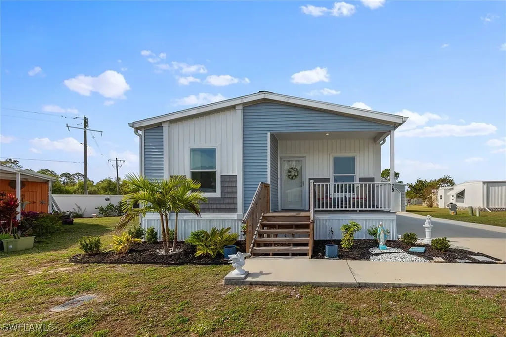 75 Sanders Court North Fort Myers FL 33903