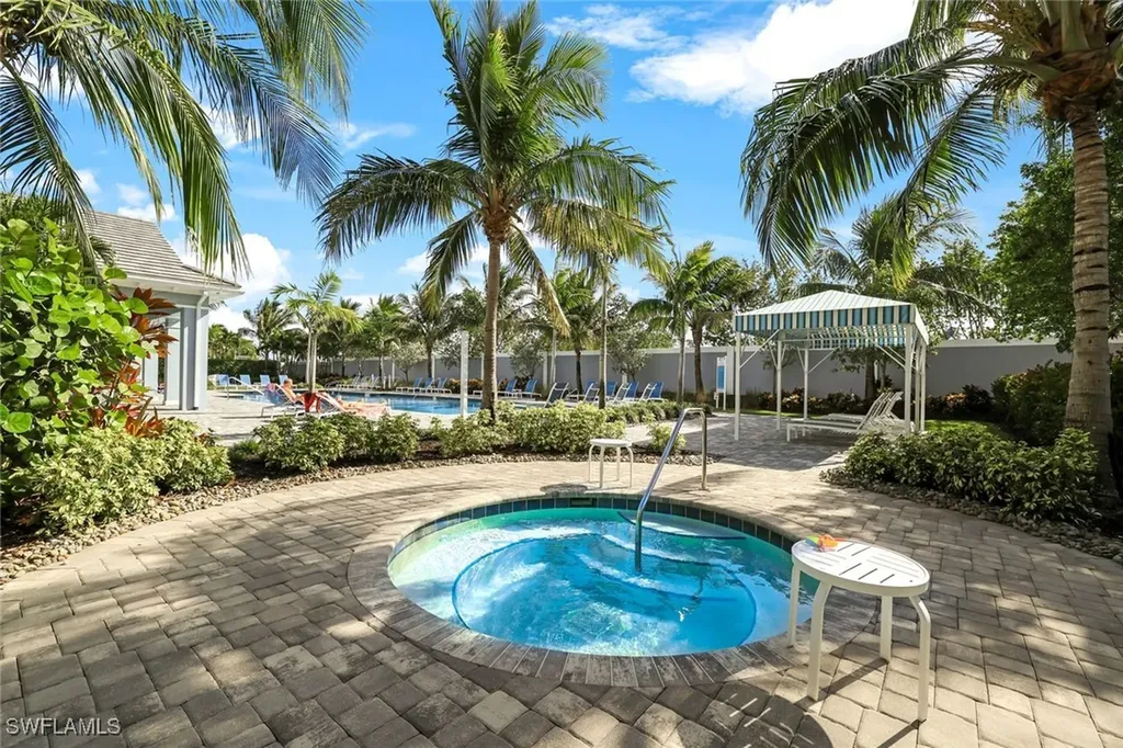 2647 Seychelles Circle Naples FL 34112