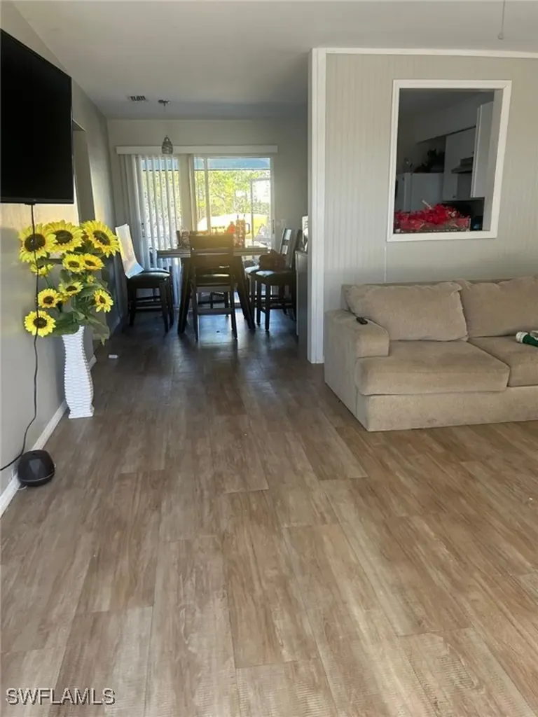 949-949 NE Pine Island Lane Cape Coral FL 33909