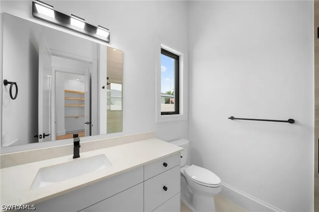 708 100th Avenue N Naples FL 34108