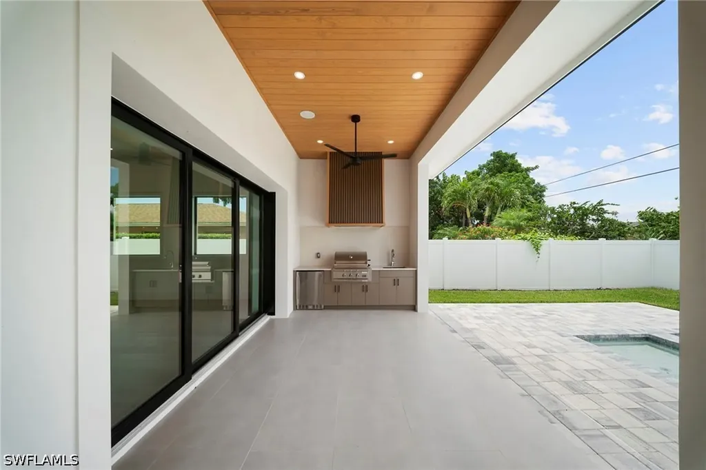 708 100th Avenue N Naples FL 34108