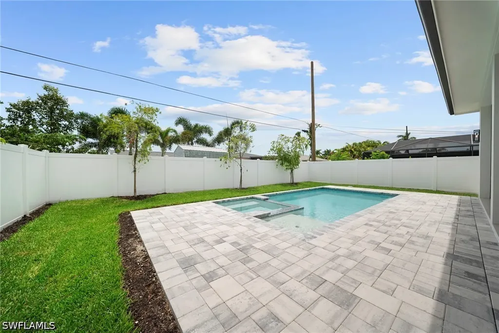 708 100th Avenue N Naples FL 34108