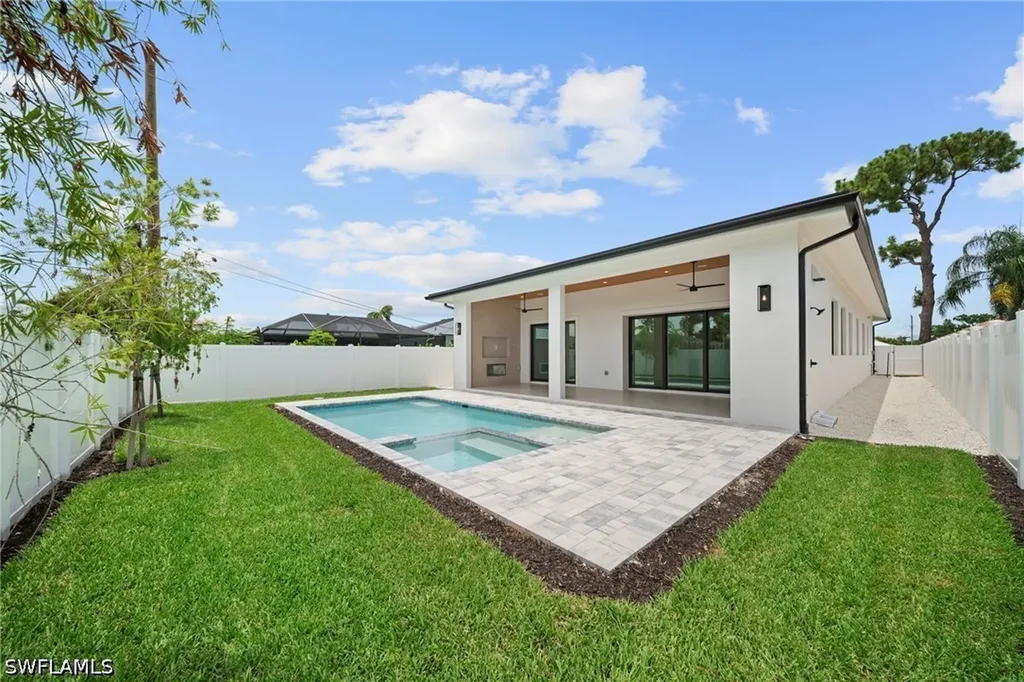 708 100th Avenue N Naples FL 34108