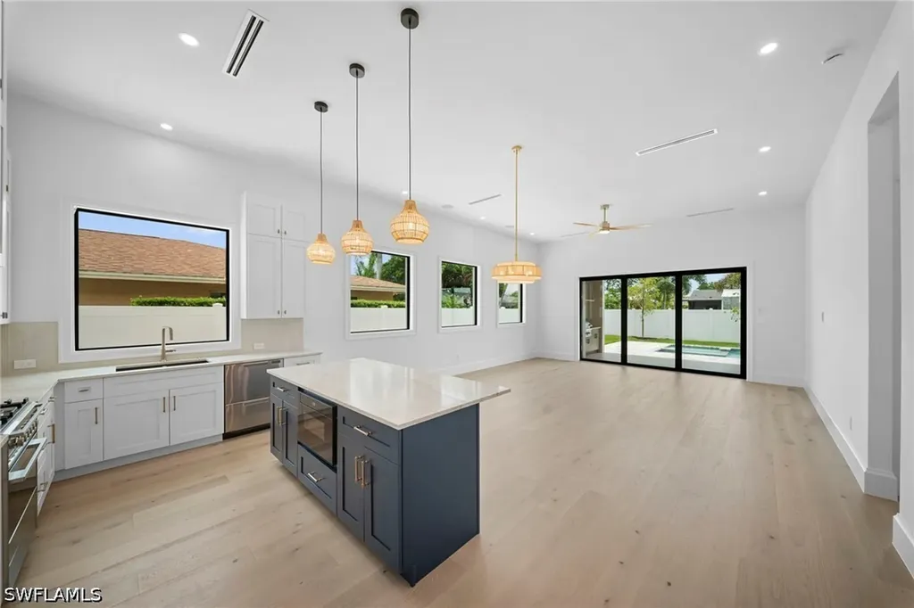 708 100th Avenue N Naples FL 34108