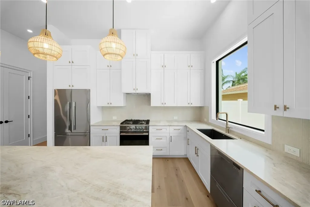 708 100th Avenue N Naples FL 34108