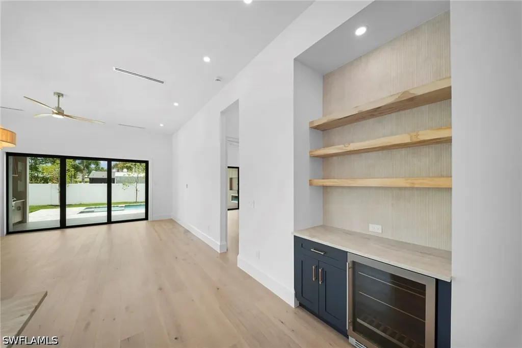 708 100th Avenue N Naples FL 34108