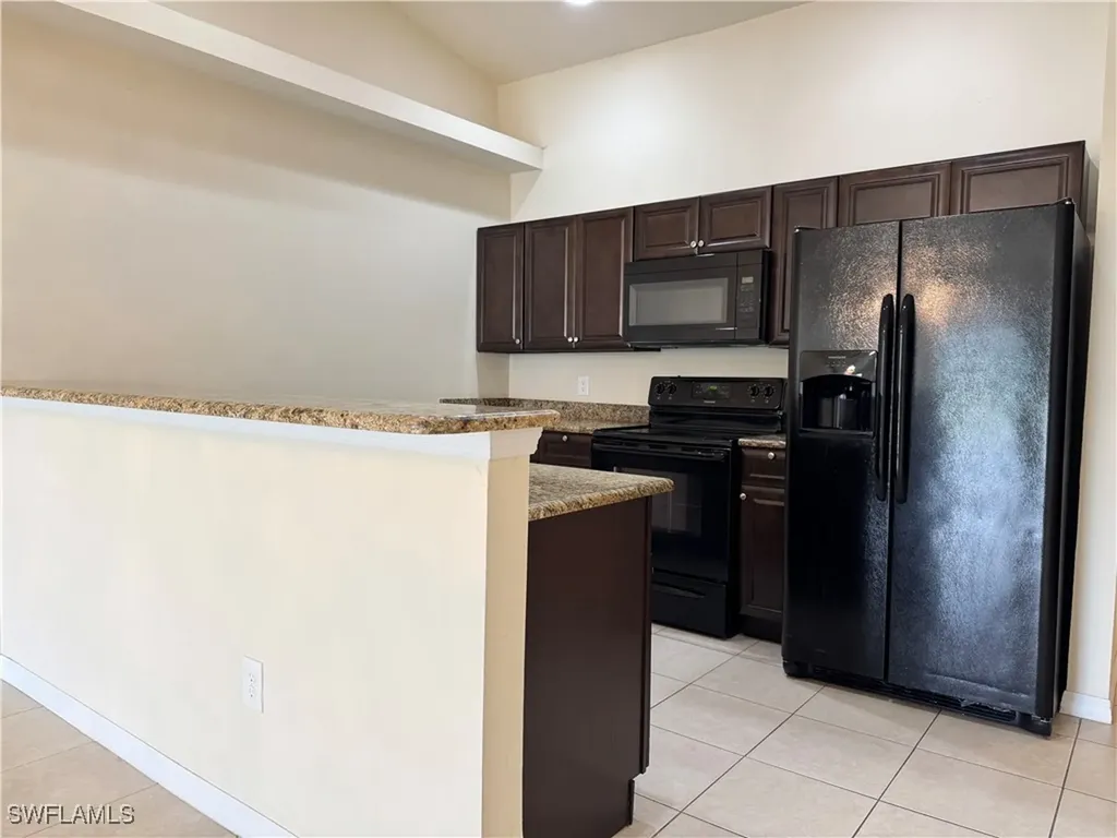 523 SE 4th Terrace Cape Coral FL 33990