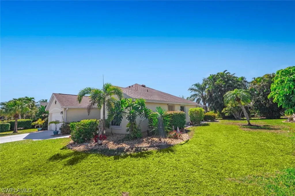 22175 Seashore Circle Estero FL 33928