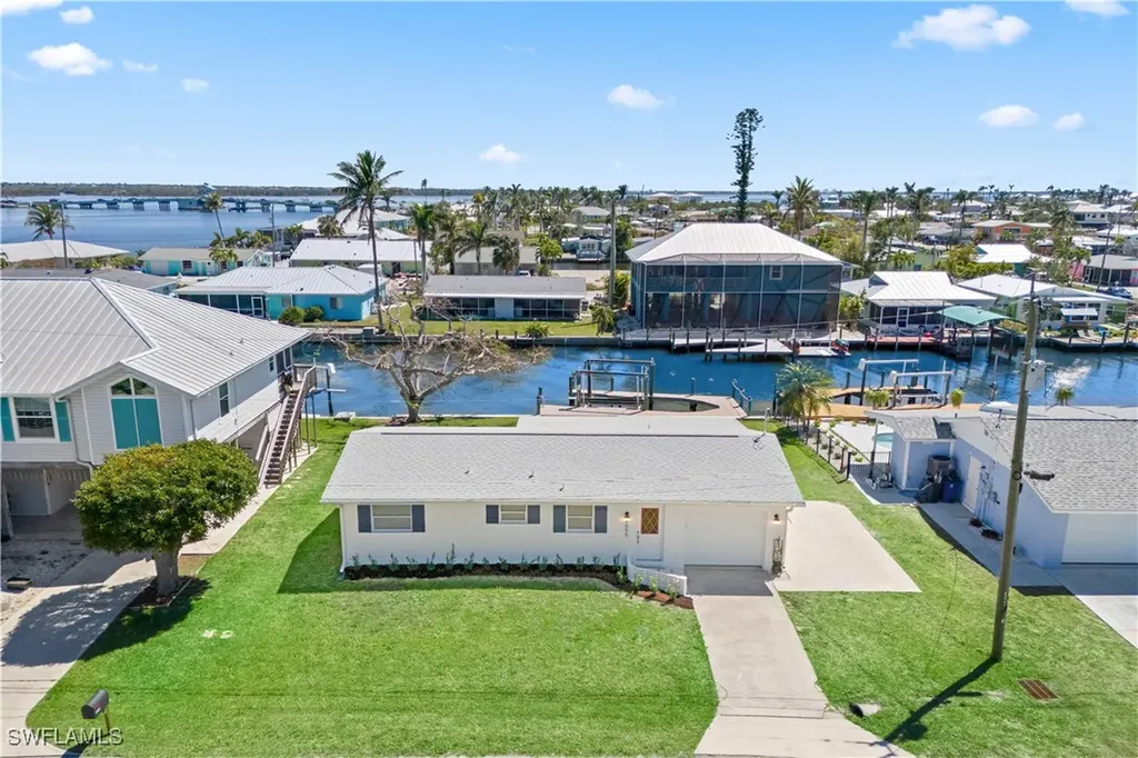 2655 Clyde Street Matlacha FL 33993