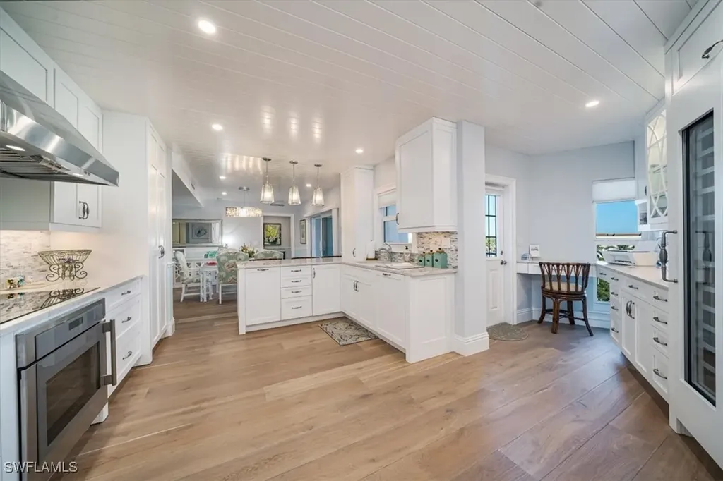 2901 Gulf Shore Boulevard N Naples FL 34103
