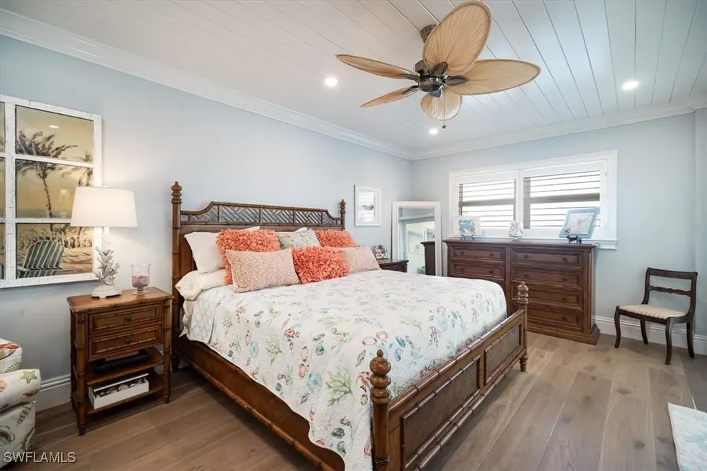 2901 Gulf Shore Boulevard N Naples FL 34103
