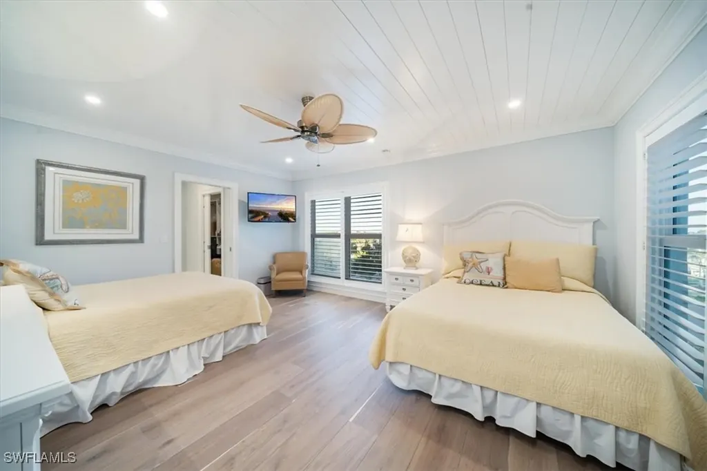 2901 Gulf Shore Boulevard N Naples FL 34103