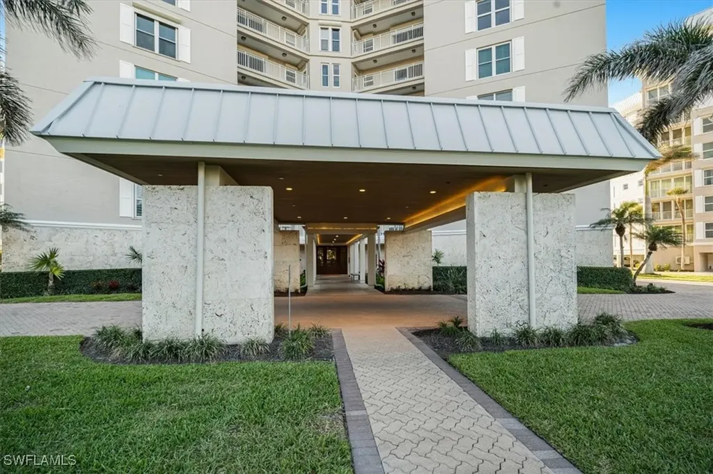 2901 Gulf Shore Boulevard N Naples FL 34103