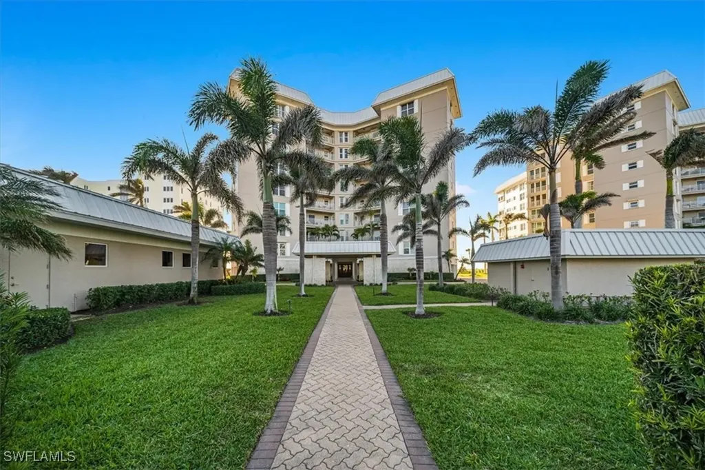 2901 Gulf Shore Boulevard N Naples FL 34103
