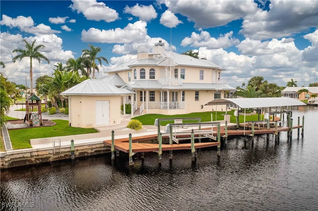 3102 SE 22nd Avenue Cape Coral FL 33904