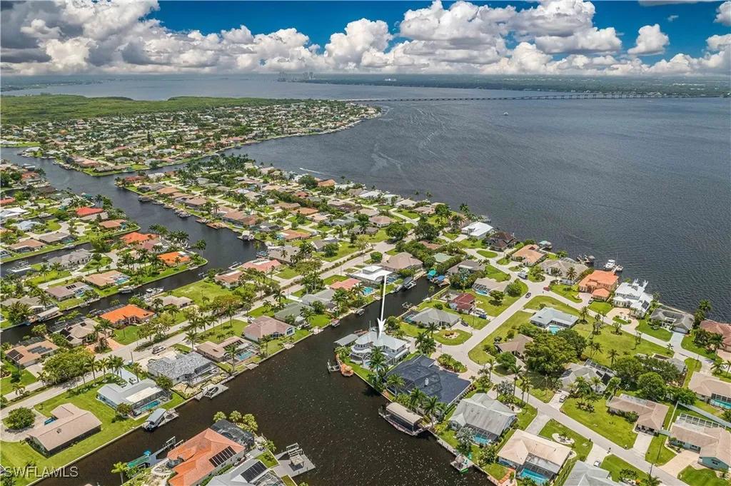 3102 SE 22nd Avenue Cape Coral FL 33904