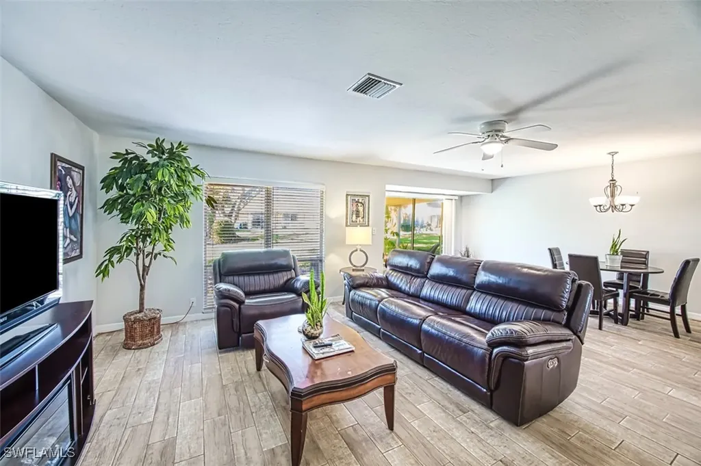 4283 Island Circle Fort Myers FL 33919