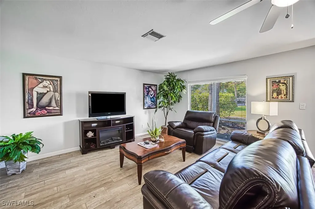 4283 Island Circle Fort Myers FL 33919