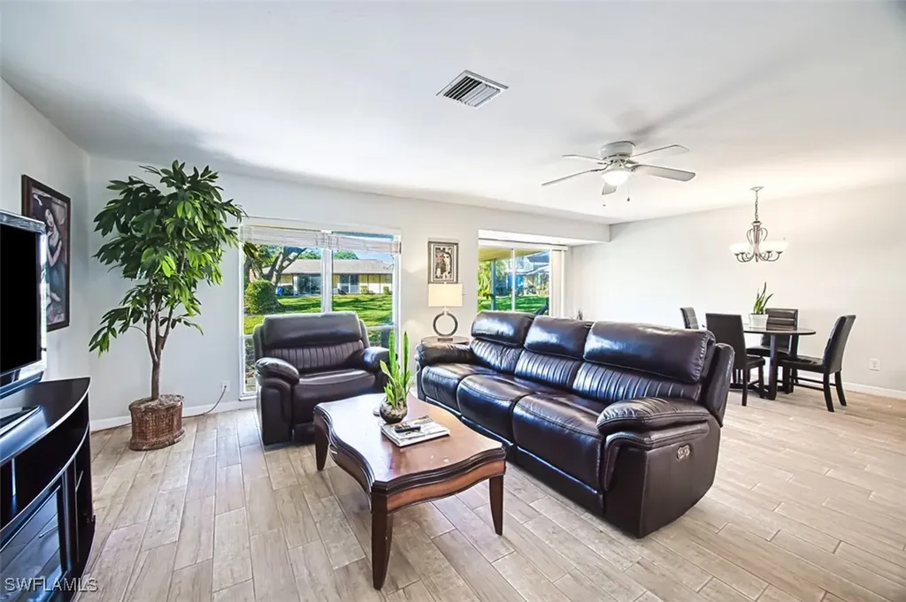 4283 Island Circle Fort Myers FL 33919