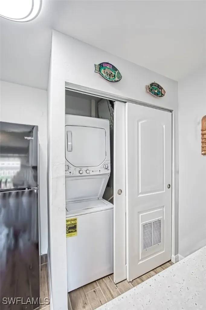 4283 Island Circle Fort Myers FL 33919