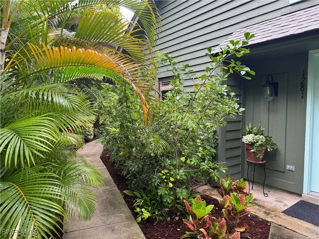 1281 Solana Road Naples FL 34103
