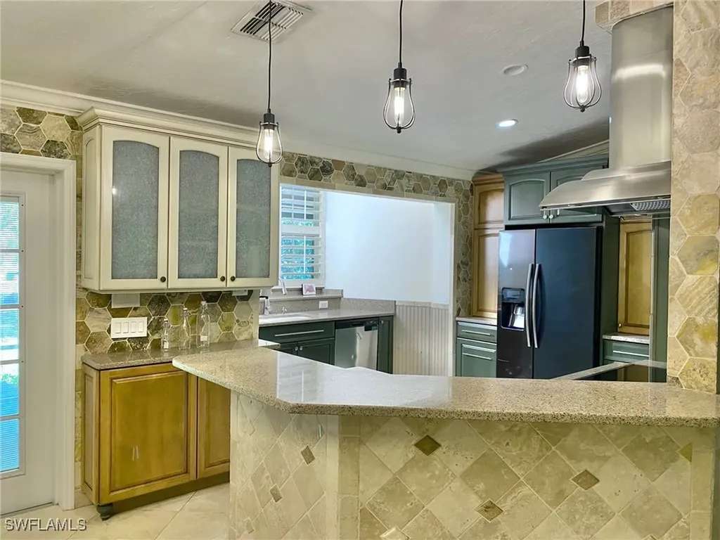 2208 Jackson Avenue Alva FL 33920