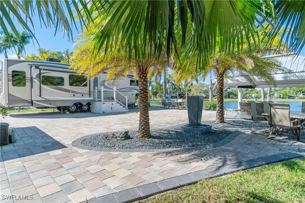 10211 Surfwood Court Fort Myers FL 33905