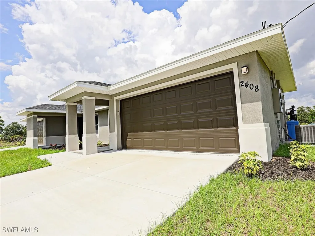 2408 Xelda Avenue N Lehigh Acres FL 33971