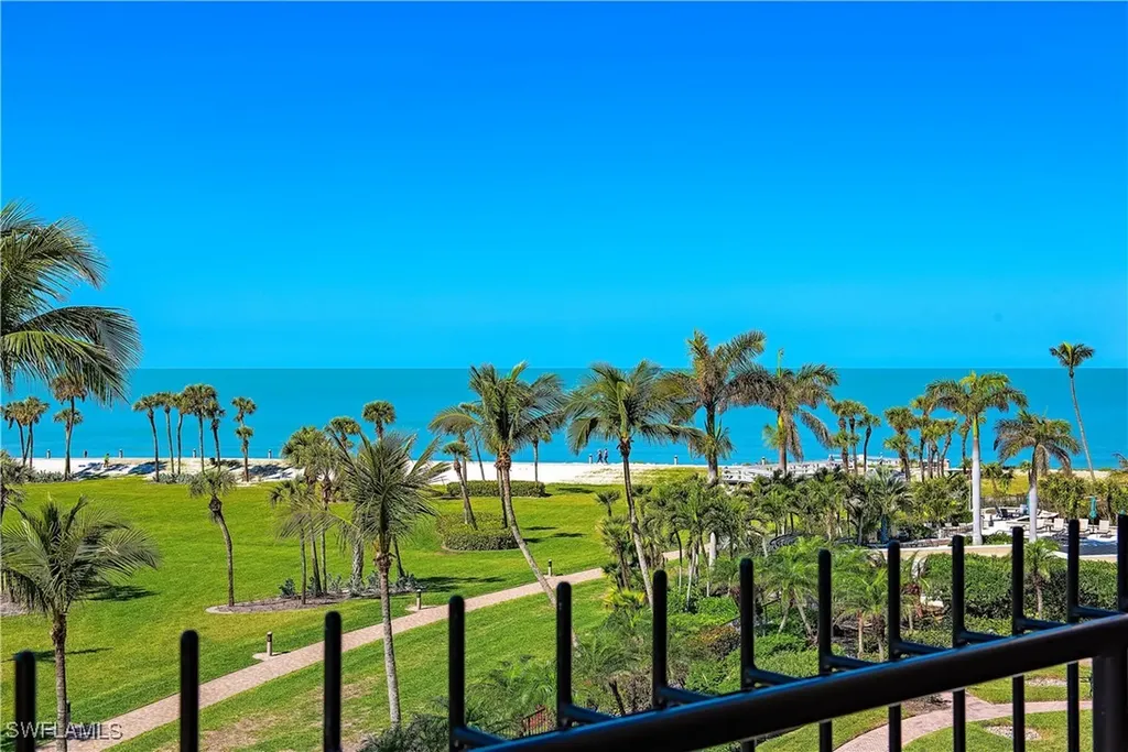 4251 Gulf Shore Boulevard N Naples FL 34103