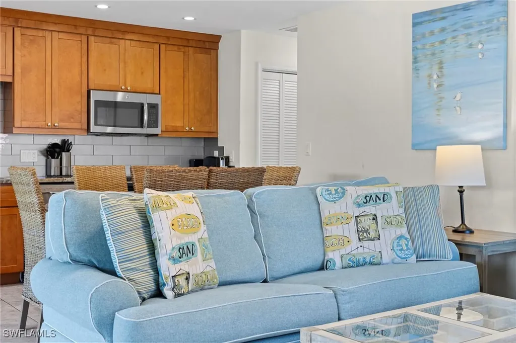 1811 Olde Middle Gulf Drive Sanibel FL 33957
