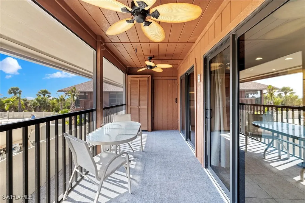 1811 Olde Middle Gulf Drive Sanibel FL 33957