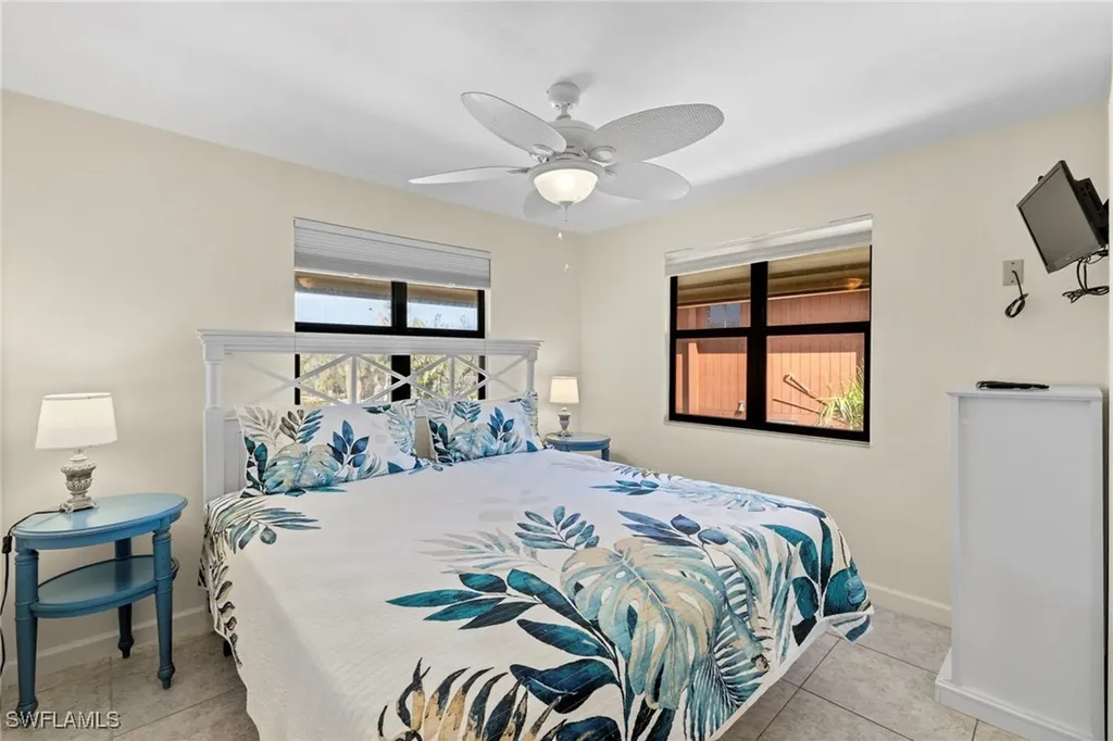 1811 Olde Middle Gulf Drive Sanibel FL 33957