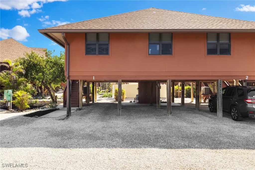 1811 Olde Middle Gulf Drive Sanibel FL 33957