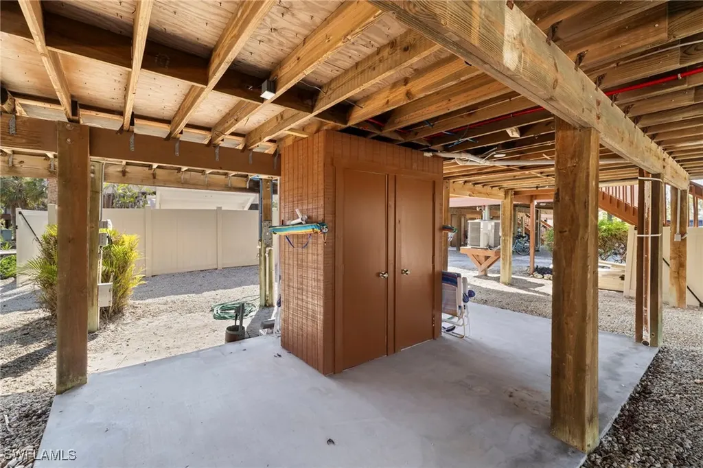 1811 Olde Middle Gulf Drive Sanibel FL 33957