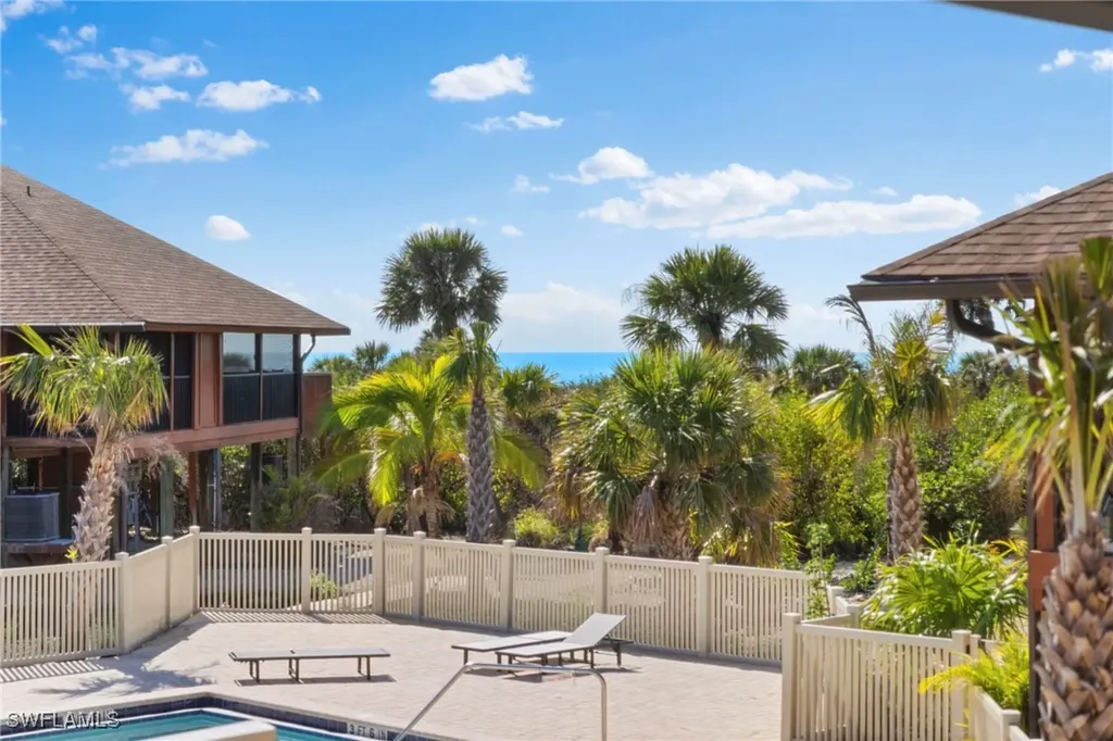 1811 Olde Middle Gulf Drive Sanibel FL 33957