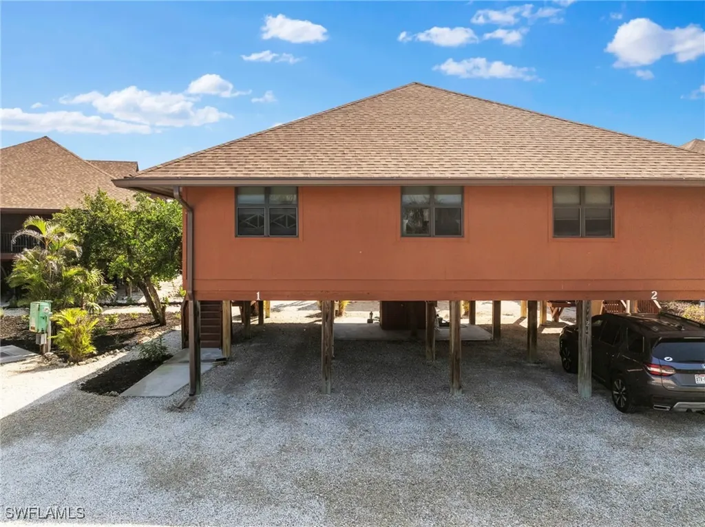 1811 Olde Middle Gulf Drive Sanibel FL 33957