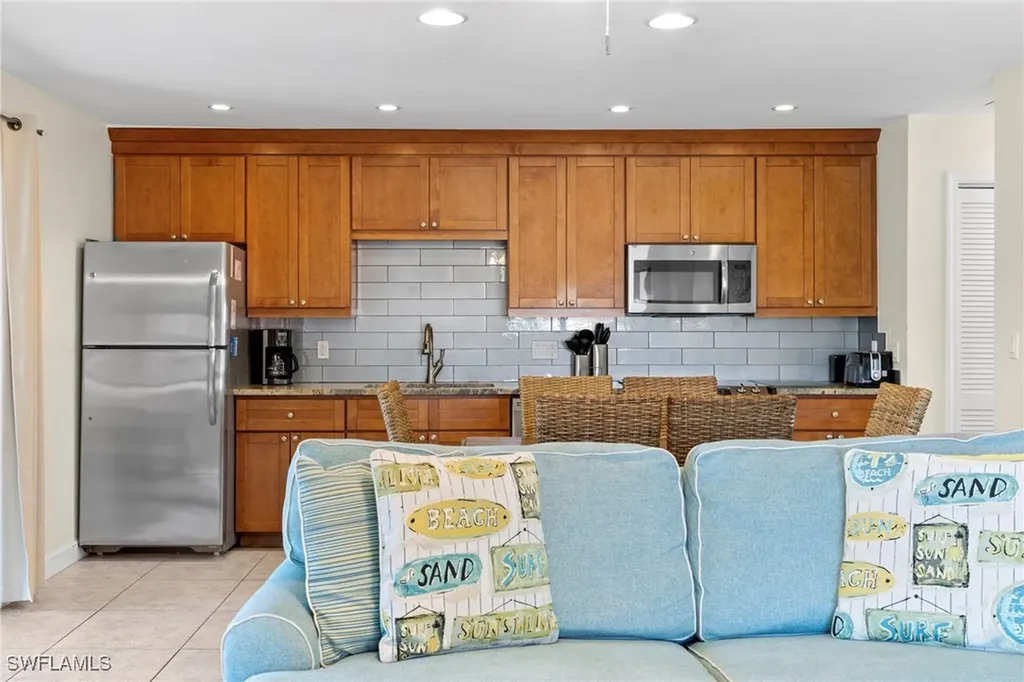 1811 Olde Middle Gulf Drive Sanibel FL 33957