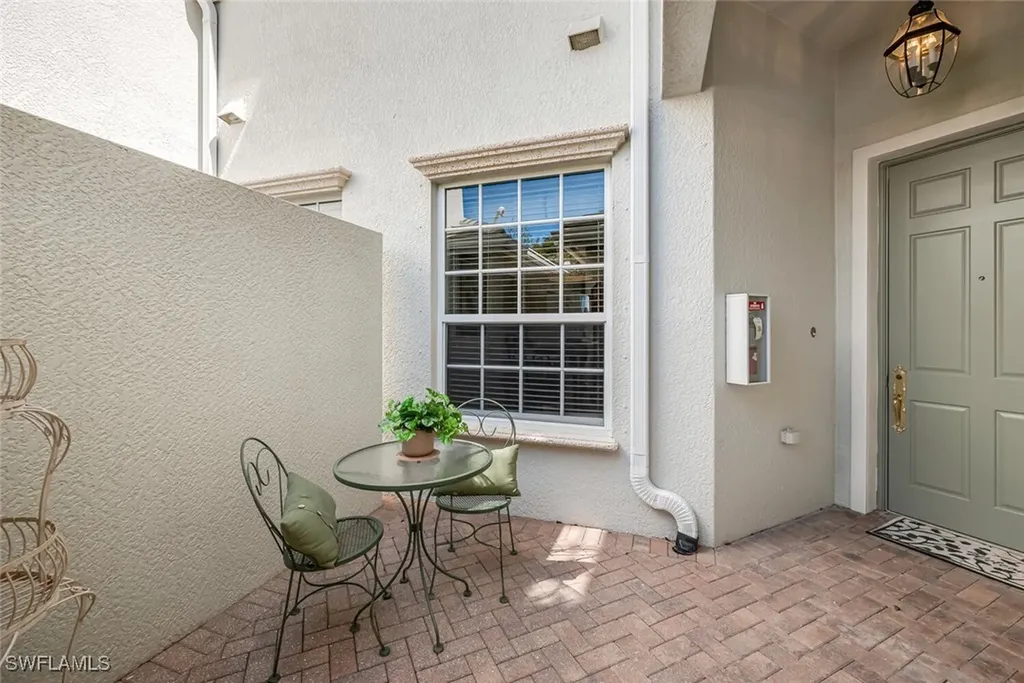 9243 Tesoro Lane Naples FL 34114