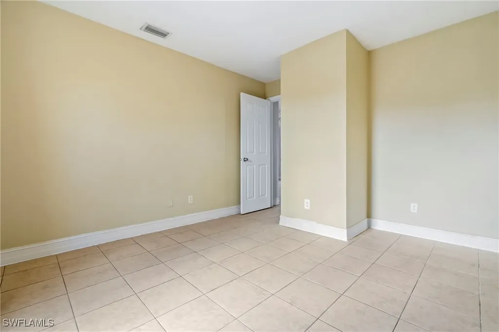 2408/2410 Crawford Avenue N Lehigh Acres FL 33971