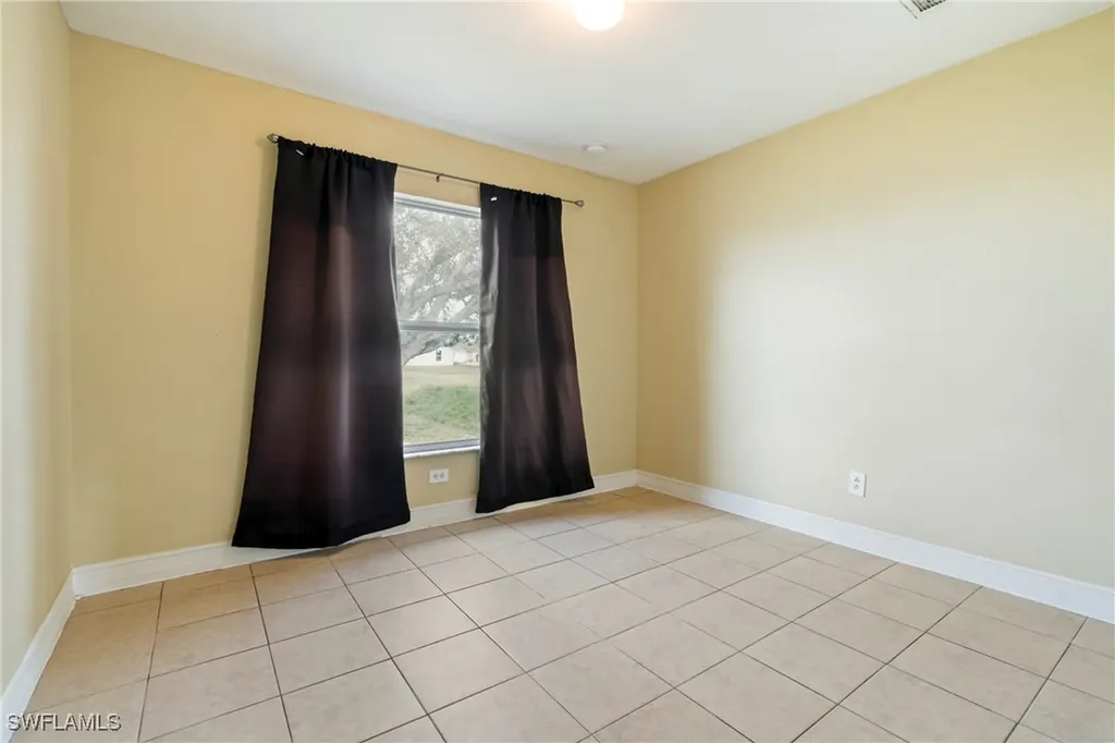 2408/2410 Crawford Avenue N Lehigh Acres FL 33971