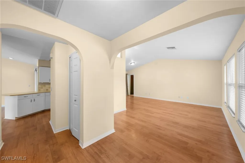 1402 SE 1st Terrace Cape Coral FL 33990