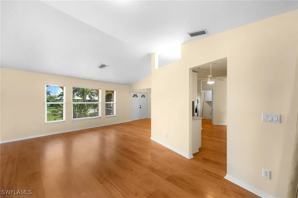 1402 SE 1st Terrace Cape Coral FL 33990