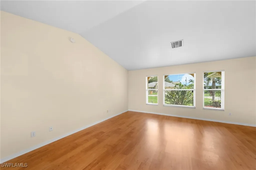 1402 SE 1st Terrace Cape Coral FL 33990