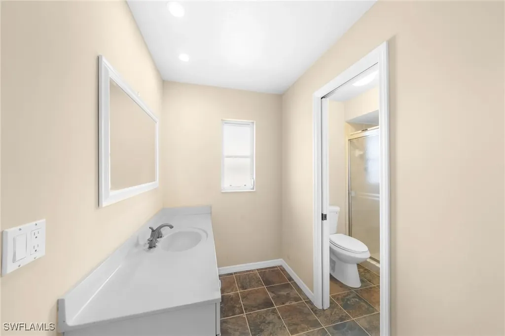 1402 SE 1st Terrace Cape Coral FL 33990